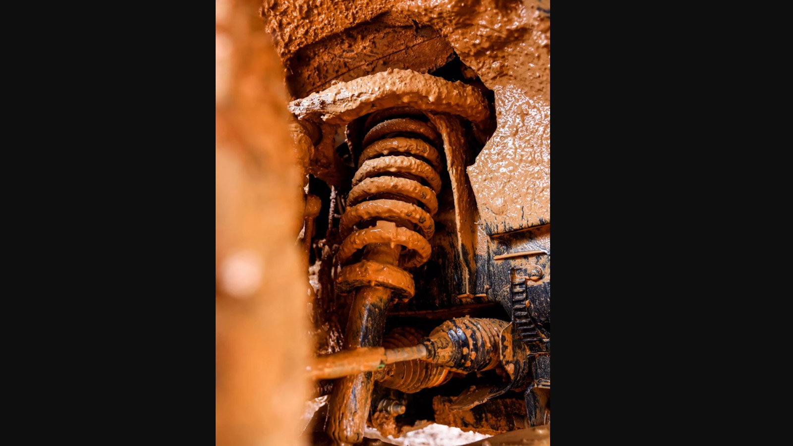 Το Ford Ranger δε «μασάει» ούτε με 600 κιλά λάσπης πάνω του!